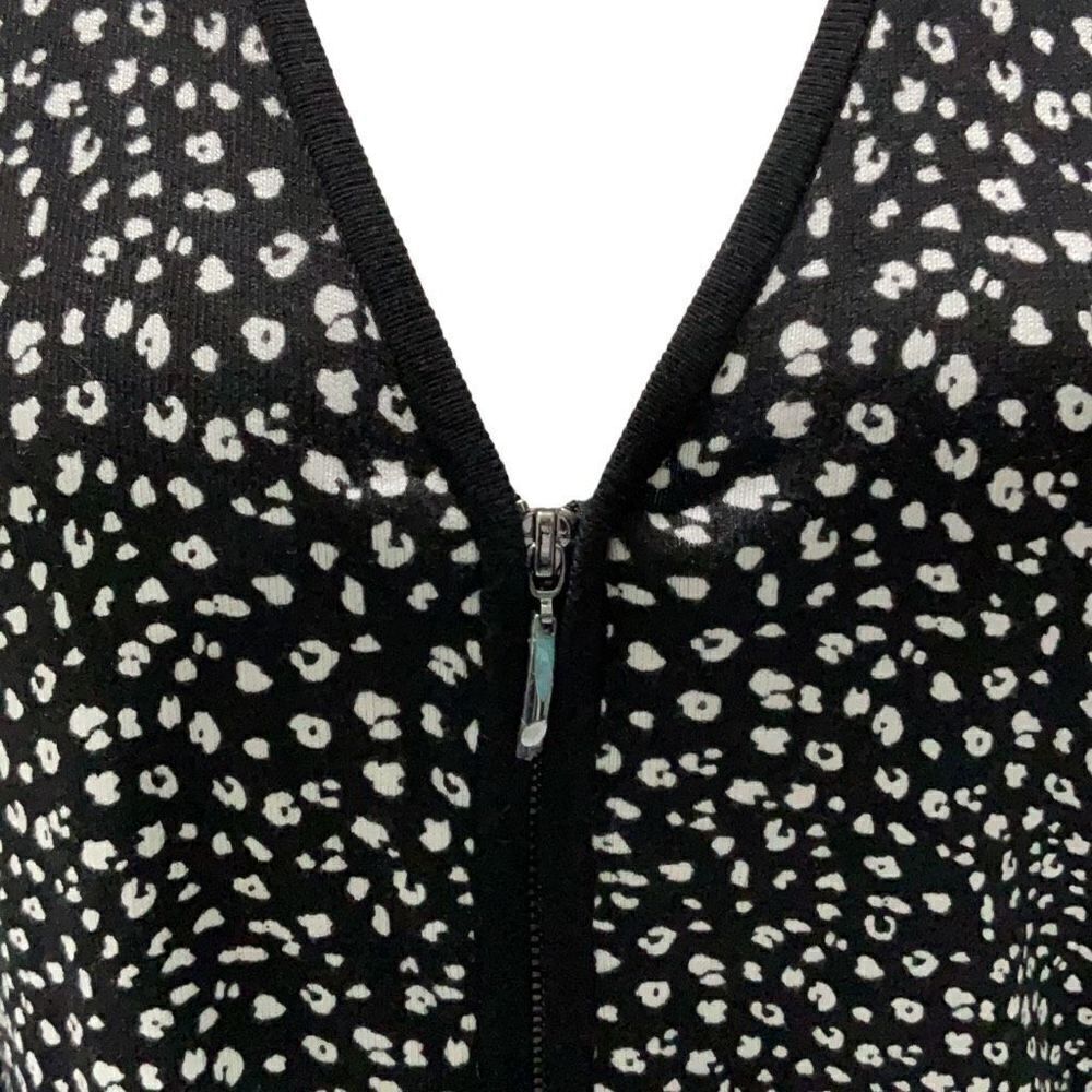 White House Black Market V neck Zip front Light Cardigan Sweater long sleeve  Lg - Picture 2 of 5